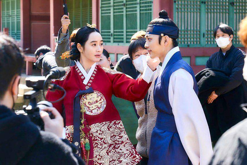 Di balik layar The Quenn's Umbrella (instagram.com/hs_kim_95)