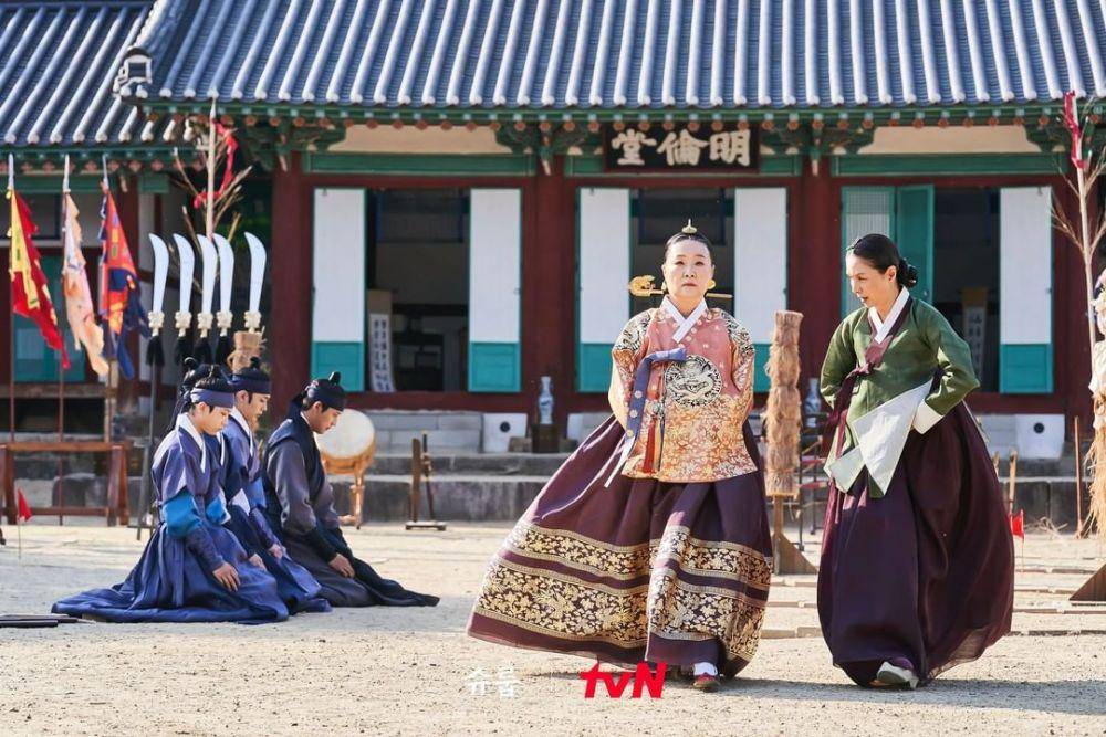 cuplikan drama The Quenn's Umbrella (instagram.com/tvn_drama)
