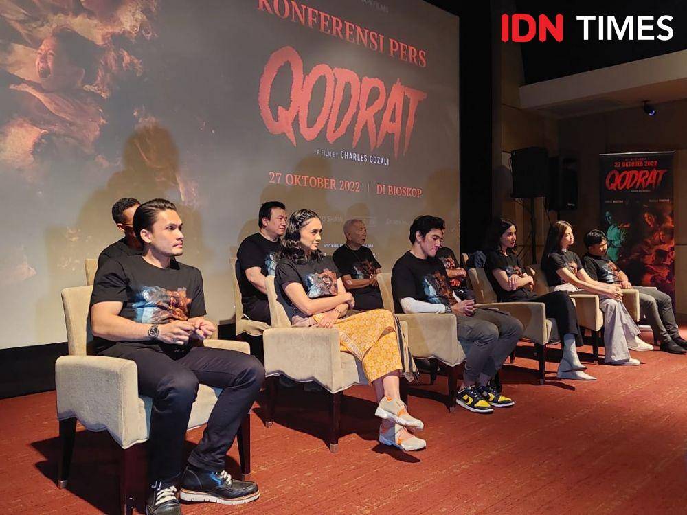 Cecep Arif Rahman di ujung kanan, di konferensi pers film Qodrat, pada Rabu (19/10/2022) (IDN Times/Erfah Nanda)