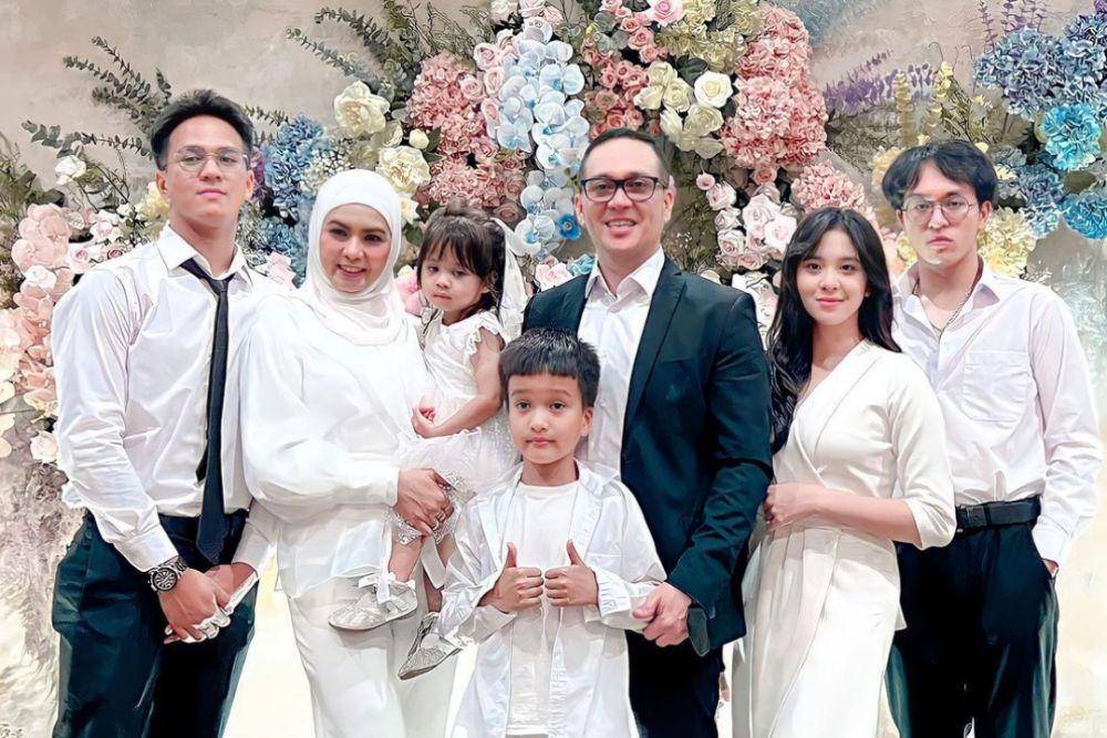 potret keluarga Zee JKT48 (instagram.com/superfadli)