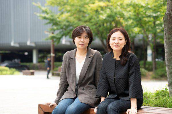 Hong Jung-eun dan Hong Mi-ran. (hellokpop.com)