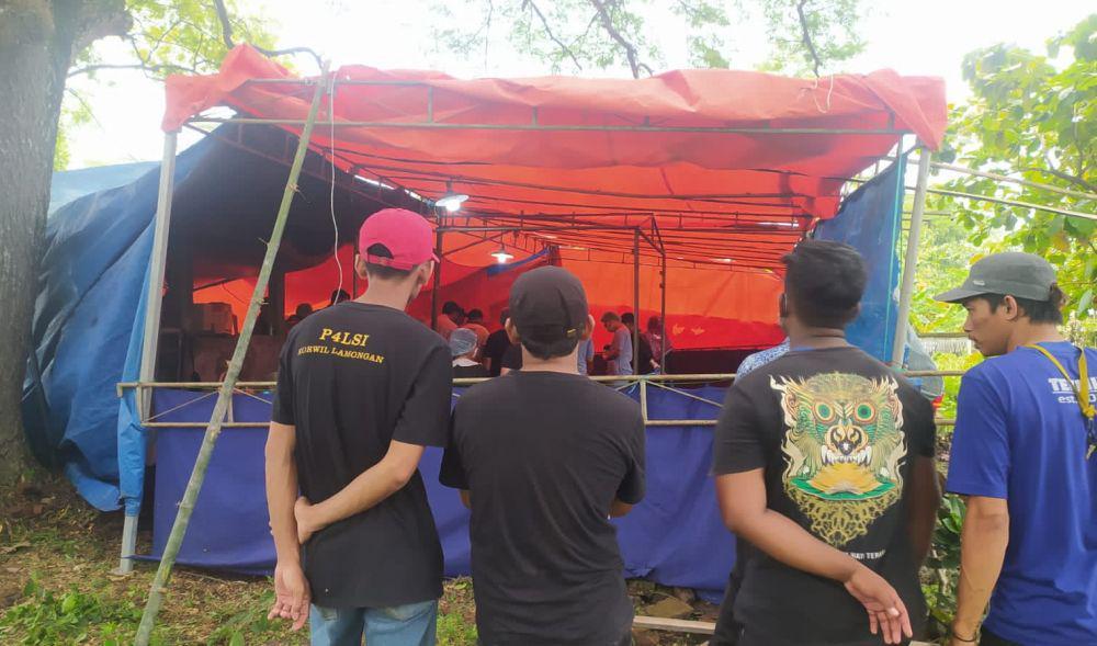 Kematiannya Dianggap Tak Wajar, Makam Eks Kepsek Dibongkar