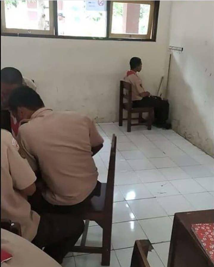 hal tak terduga di dalam kelas (twitter.com/txtdaripelajar)