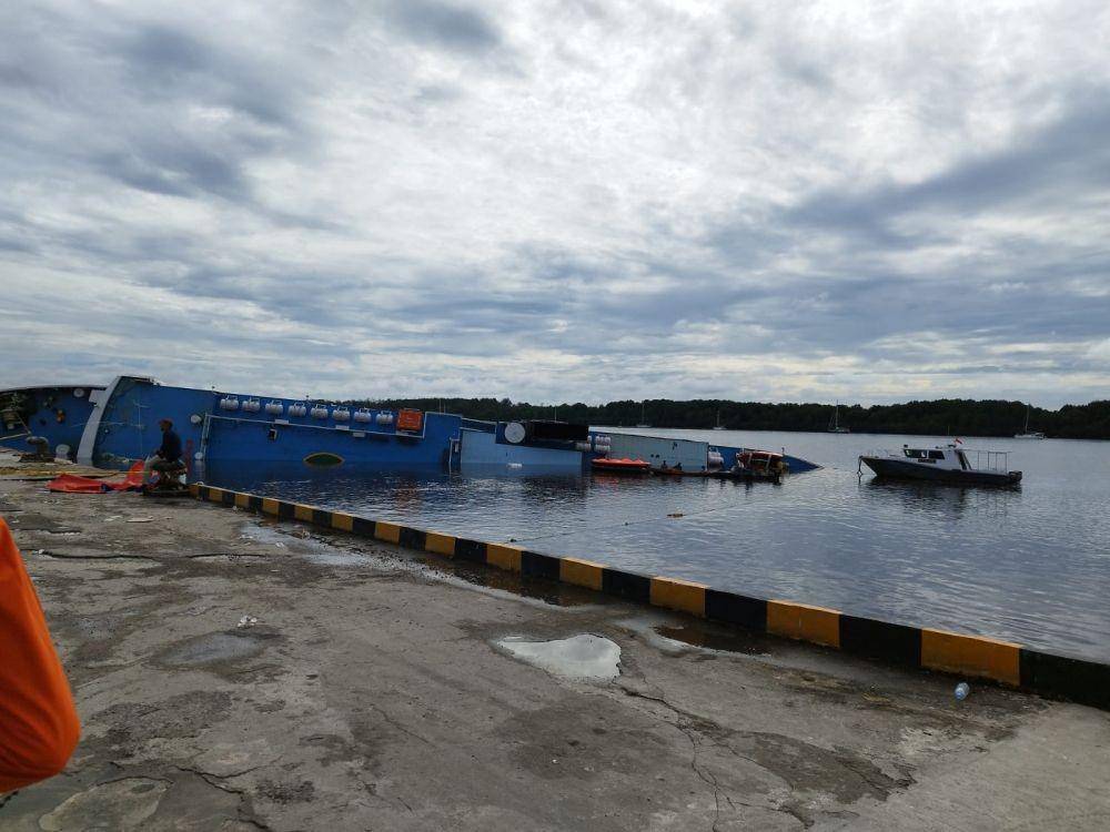 KM Satya Kencana III dari Surabaya karam di Pelabuhan Utar, Kalteng (dok. Istimewa)