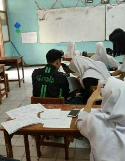 hal tak terduga di dalam kelas (1cak.com/ignatius05)