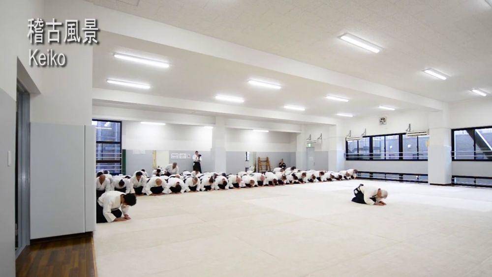potret suasana latihan di Aikido Hombu Dojo, Tokyo (aikikai.or.jp)