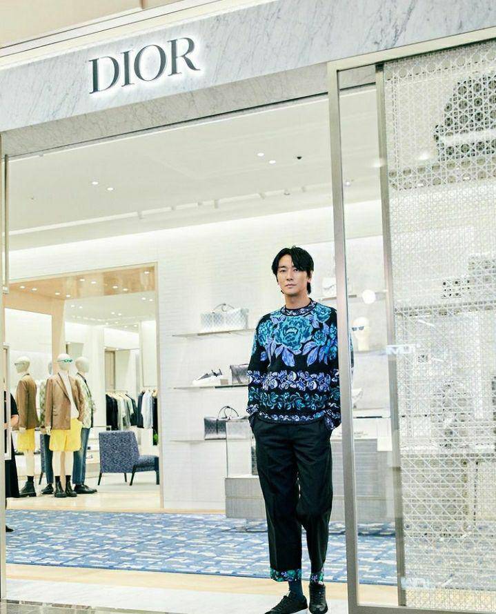 ootd Ju Ji Hoon (instagram.com/_jujihoon)