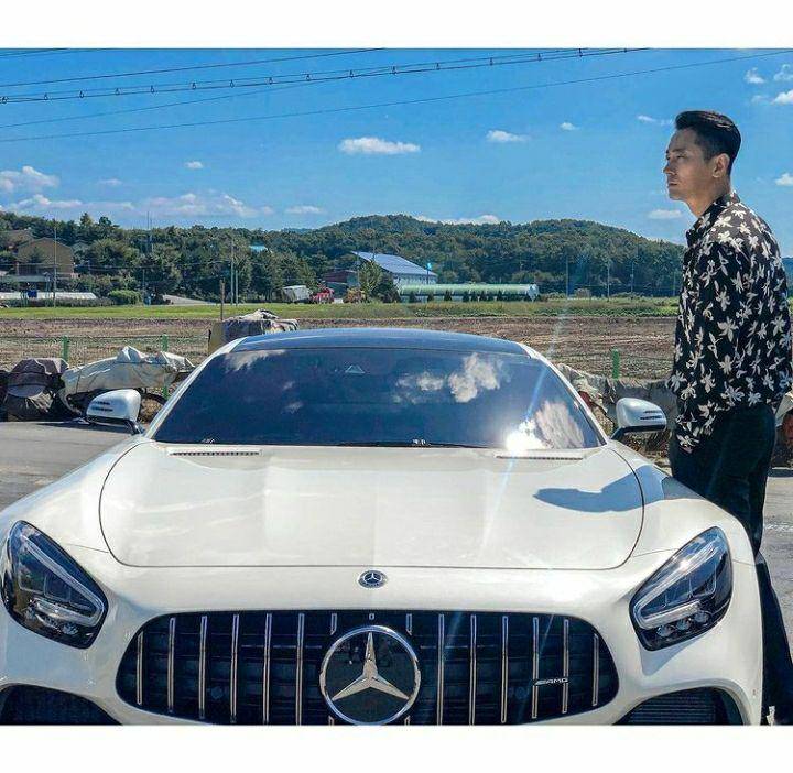 ootd Ju Ji Hoon (instagram.com/_jujihoon)