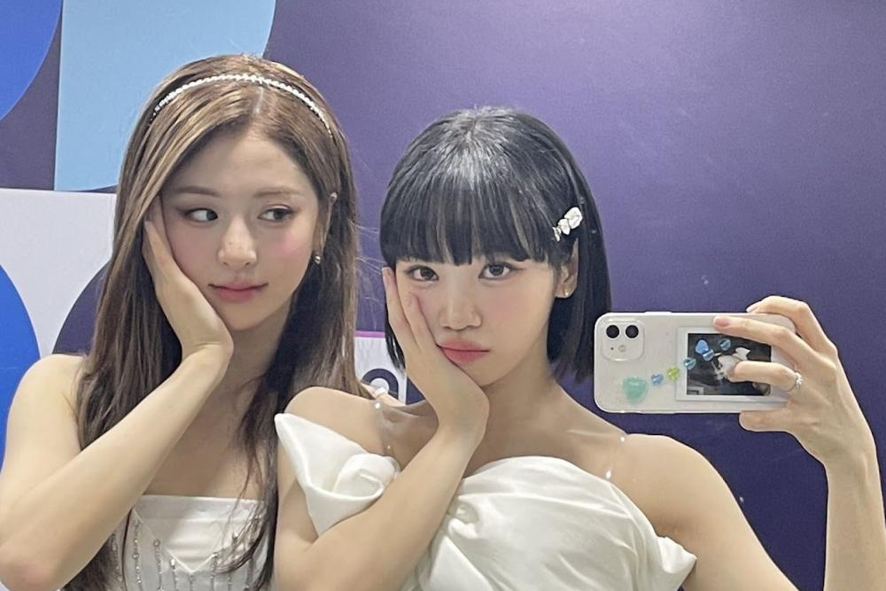 Chaewon and Yunjin LE SSERAFIM Alami Kecelakaan Mobil