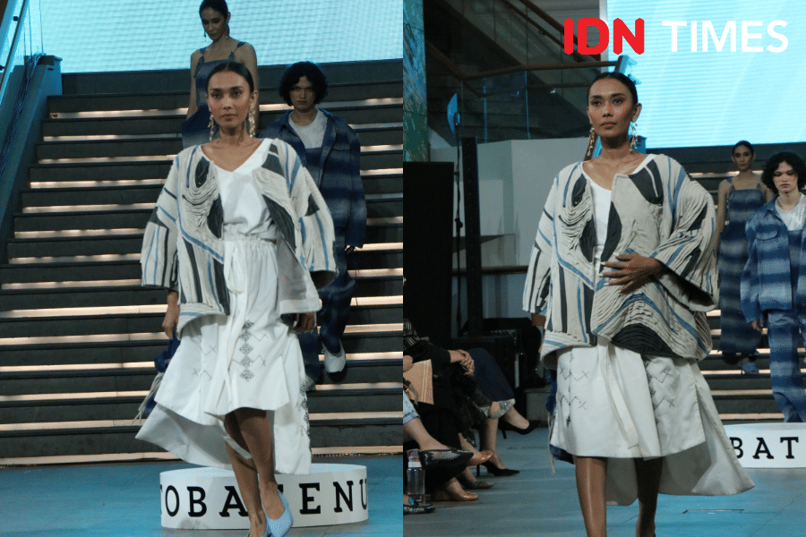 Koleksi busana Toba Tenun. (IDNTimes/Mohamad Aziz Budiman)