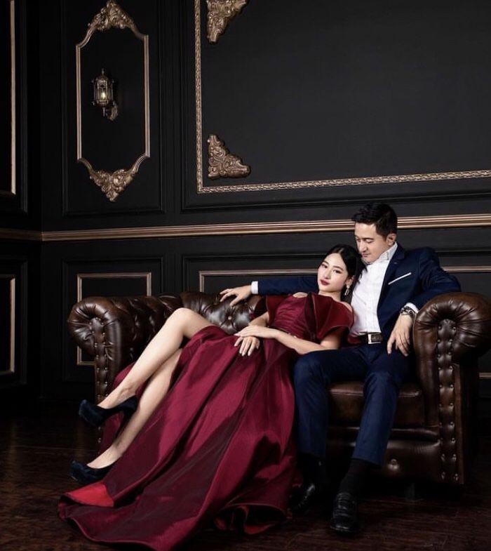 10 Potret Mesra Ricky Subagja dan Istri Ketiga, Selisih Usia 26 Tahun