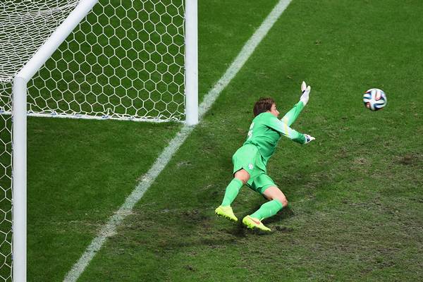 Peraturan Piala Dunia 2022 tentang posisi kaki kiper di garis gawang (twitter.com/FIFAWorldCup)