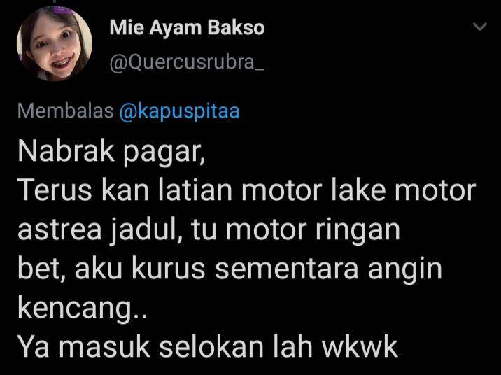belajar naik motor (twitter.com/Quercusrubra_)
