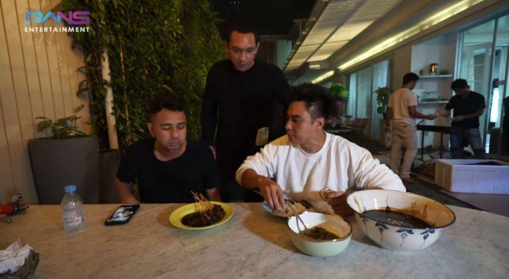 Baim Wong minta nasihat Raffi Ahmad. (dok. youtube.com/Rans Entertainment)