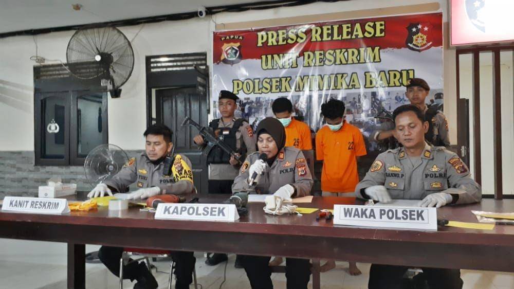 Kapolsek Miru AKP Saidah Hobrouw saat menjelaskan kronologis kejadian kepada awak media di Mimika, IDN Times/ Istimewa