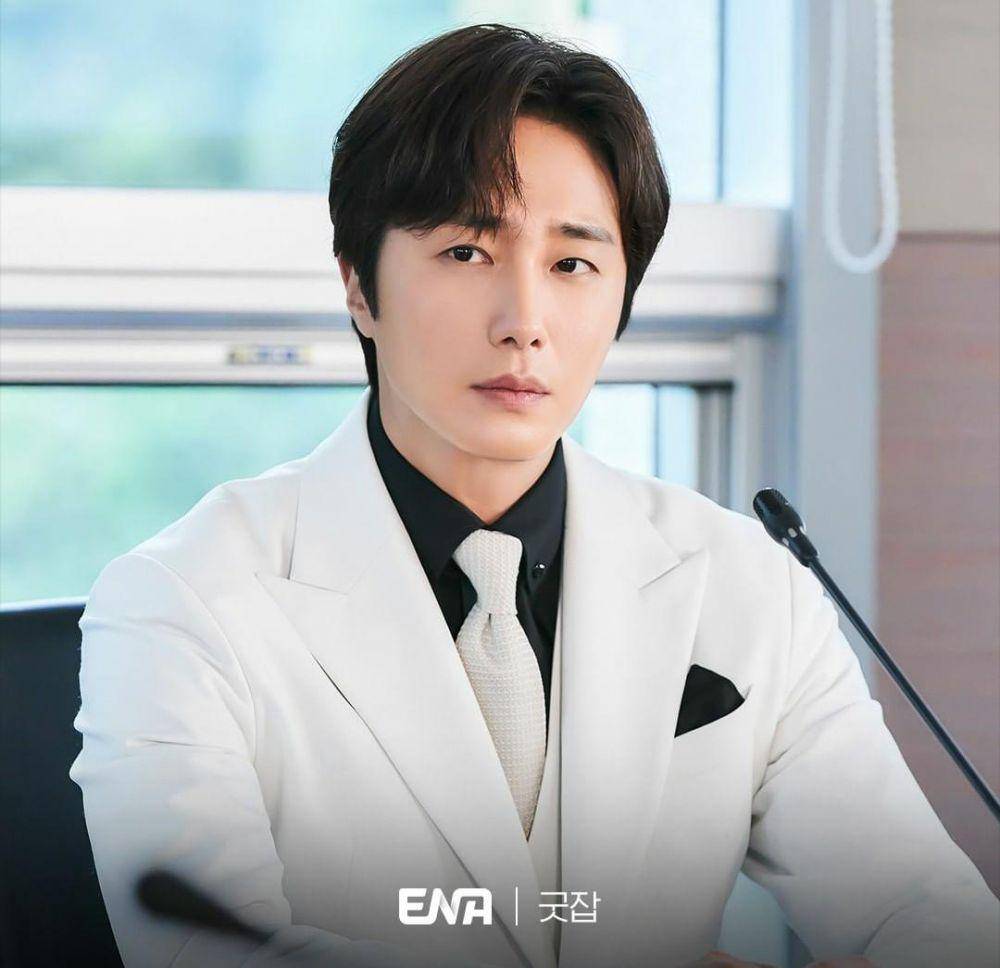 Jung Il Woo di drama Good Job (instagram.com/channel.ena.d)