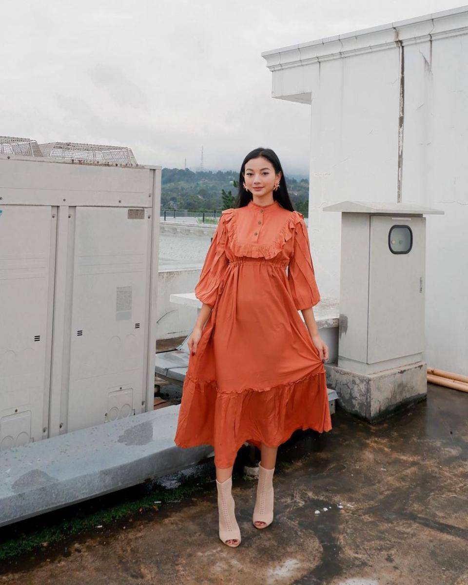 Poplin dress ala Glenca Chysara (instagram.com/glencachysaraofficial)