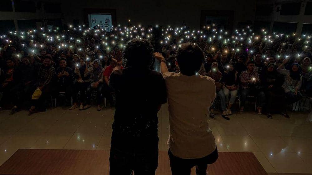 Tour stand up comedy (instagram.com/indrajegel)