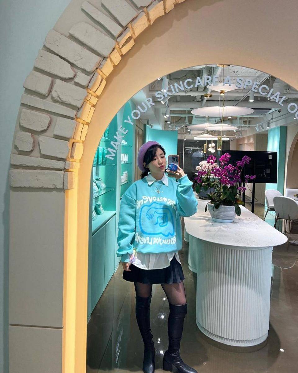 Korean style ala Han Yoo Ra (instagram.com/big_miss_han)