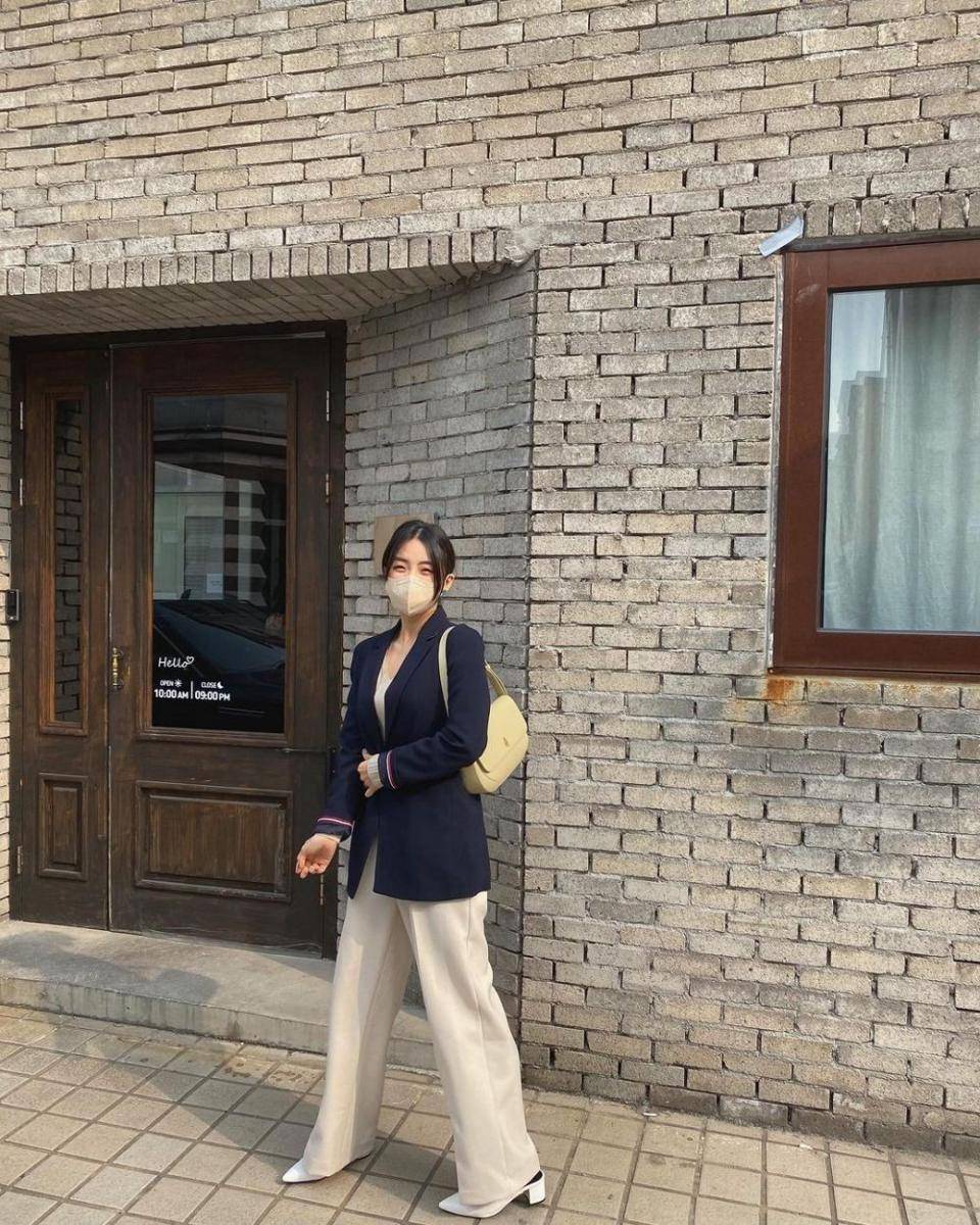 Korean style ala Han Yoo Ra (instagram.com/big_miss_han)