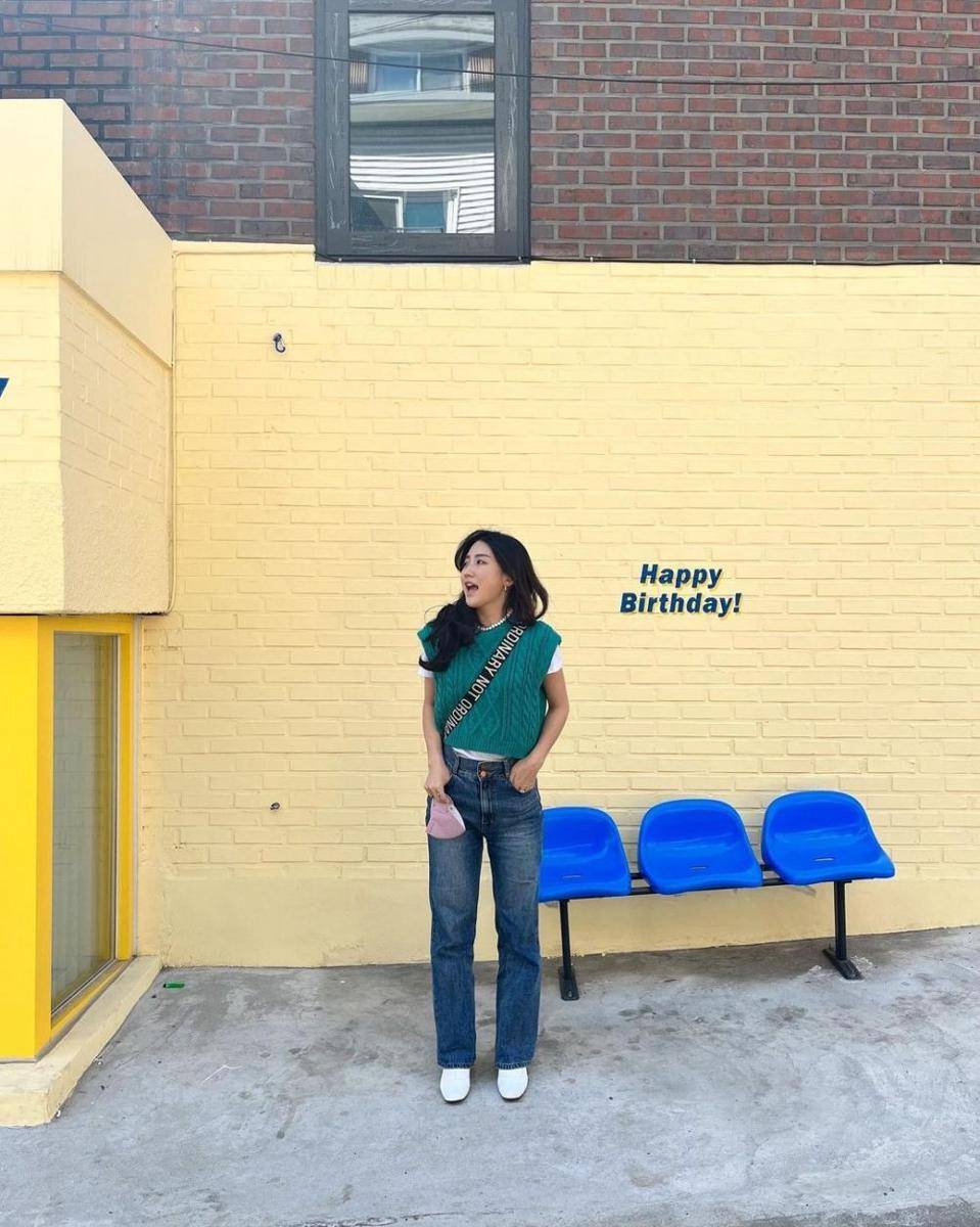 Korean style ala Han Yoo Ra (instagram.com/big_miss_han)