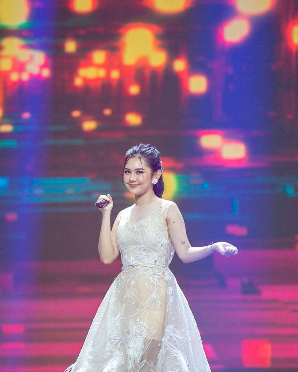 potret kostum panggung Ziva Magnolya (instagram.com/zivamagnolya)