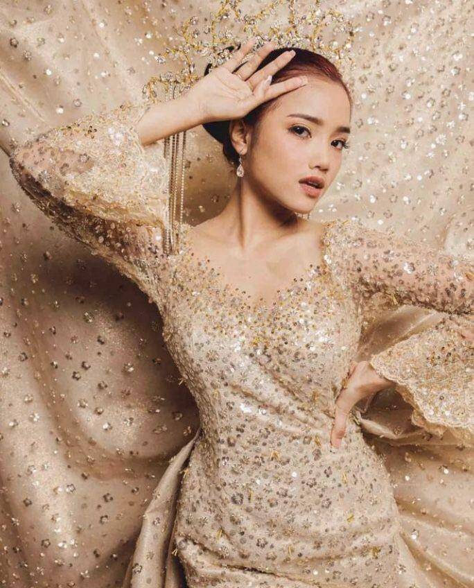 Fuji aldo (instagram.com/victoria_makeupatelier)