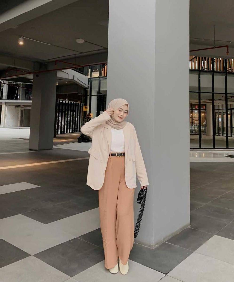 Potret OOTD (Instagram.com/nitaginab)