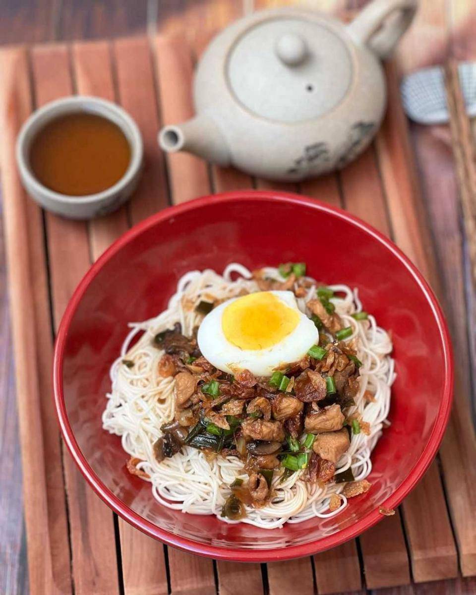 misoa topping ayam (instagram.com/fei.dailykitchen)