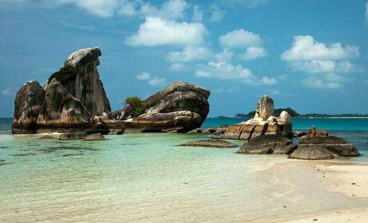 Pantai Tanjung Kelayang (instagram.com/pegipegi)