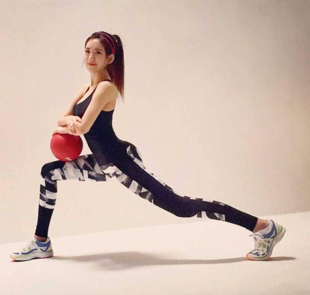 Ye Jung Hwa. (ig/yejunghwa)