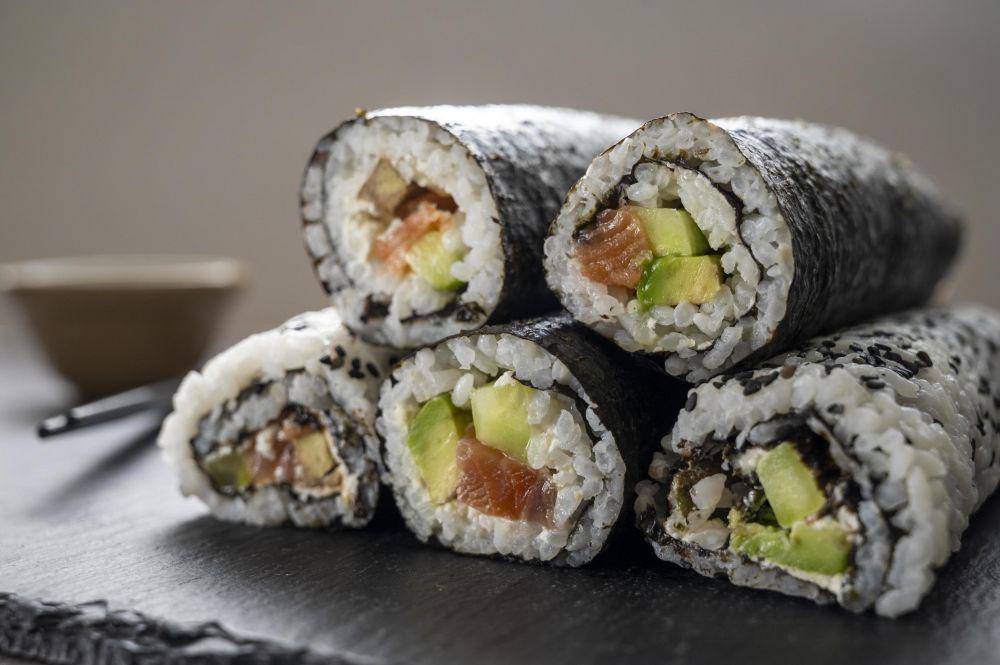 sushi (vecteezy.com/Inga Erhan)