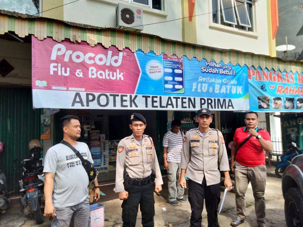 ( Anggota Polres Muba dan pihak Kemenkes saat sidak ke sejumlah apotek di Sekayu) IDN Times/Istimewa