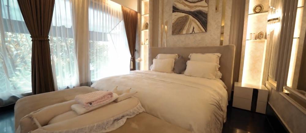 potret kantor Tasya Farasya bak rumah mewah (youtube.com/TheHermansyahA6world)