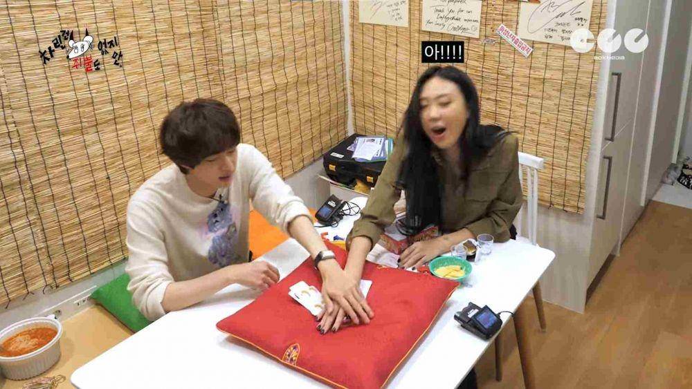 Jin BTS di No Praper Lee Young Ji (YouTube.com/ 차린건 쥐뿔도 없지만/)