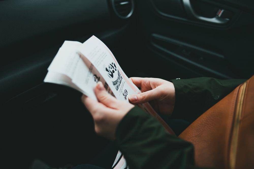 ilustrasi tiket konser (pexels.com/Erik Mclean)