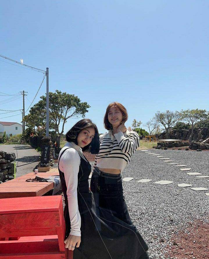 ootd Kim Sejeong (instagram.com/clean_0828)