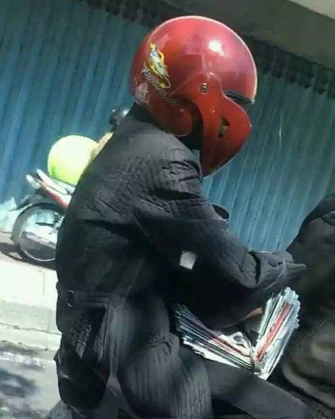 pengendara siasati helm rusak (instagram.com/sukijan.id)