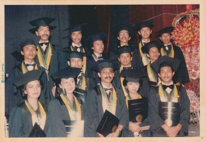 20 Foto Lawas Jokowi, Benarkah Beliau Pemalsu Jati Diri?