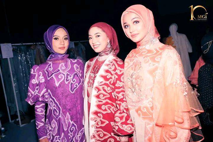 Potret Penampilan Finalis Miss Grand International 2022 di Jakarta Muslim Fashion Week (Facebook.com/Miss Grand International)