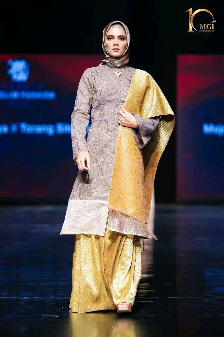 Potret Penampilan Finalis Miss Grand International 2022 di Jakarta Muslim Fashion Week (Facebook.com/Miss Grand International)