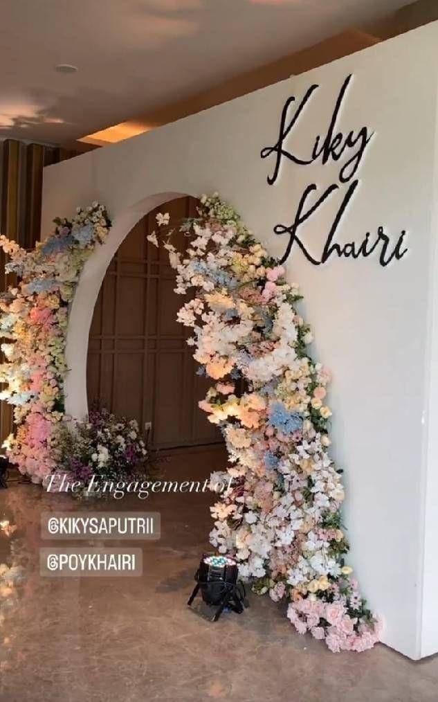 Lamaran Kiky Saputri (instagram.com/wedwebs)