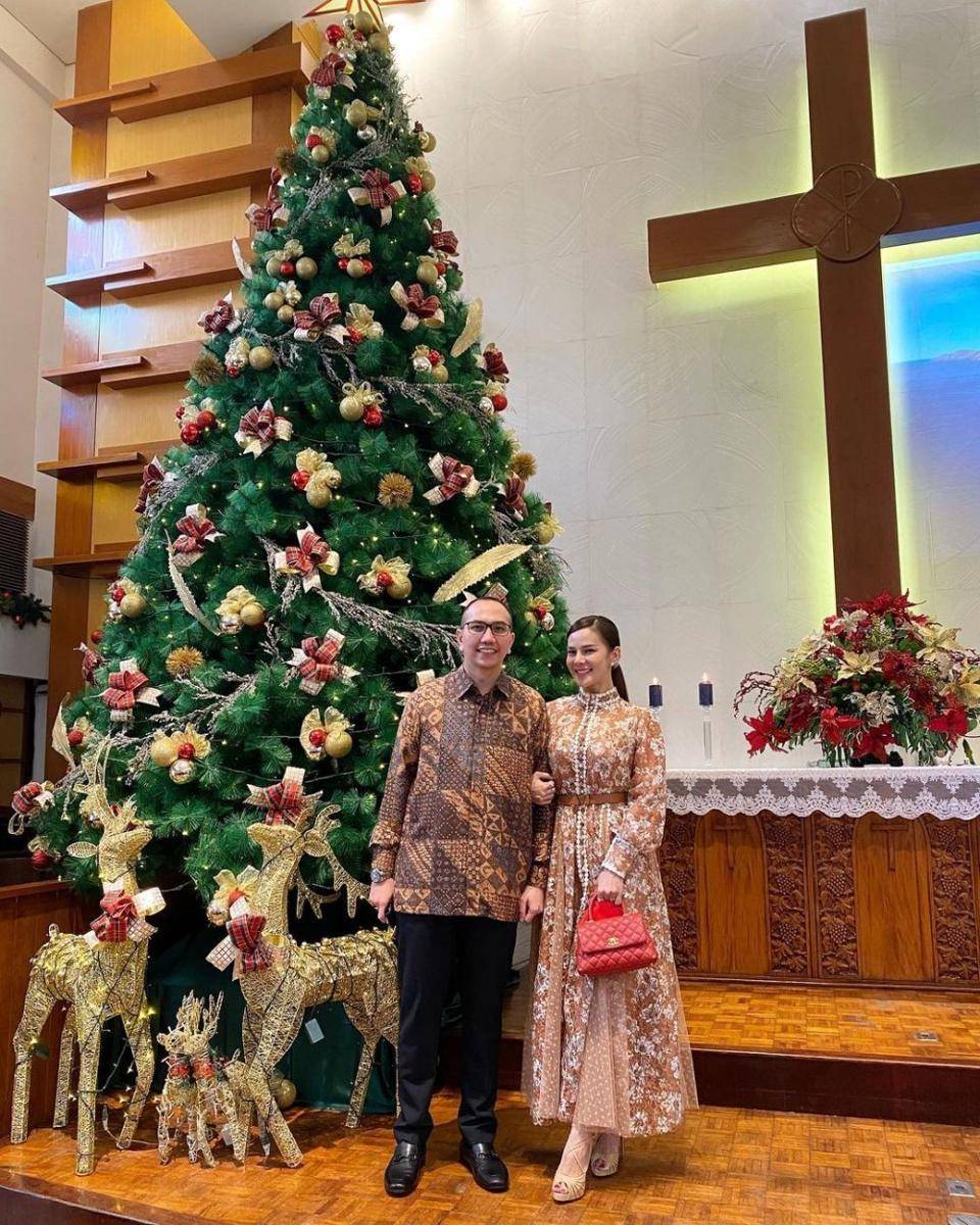 OOTD couple ala Astrid Tiar dan suami (instagram.com/astridtiar127)