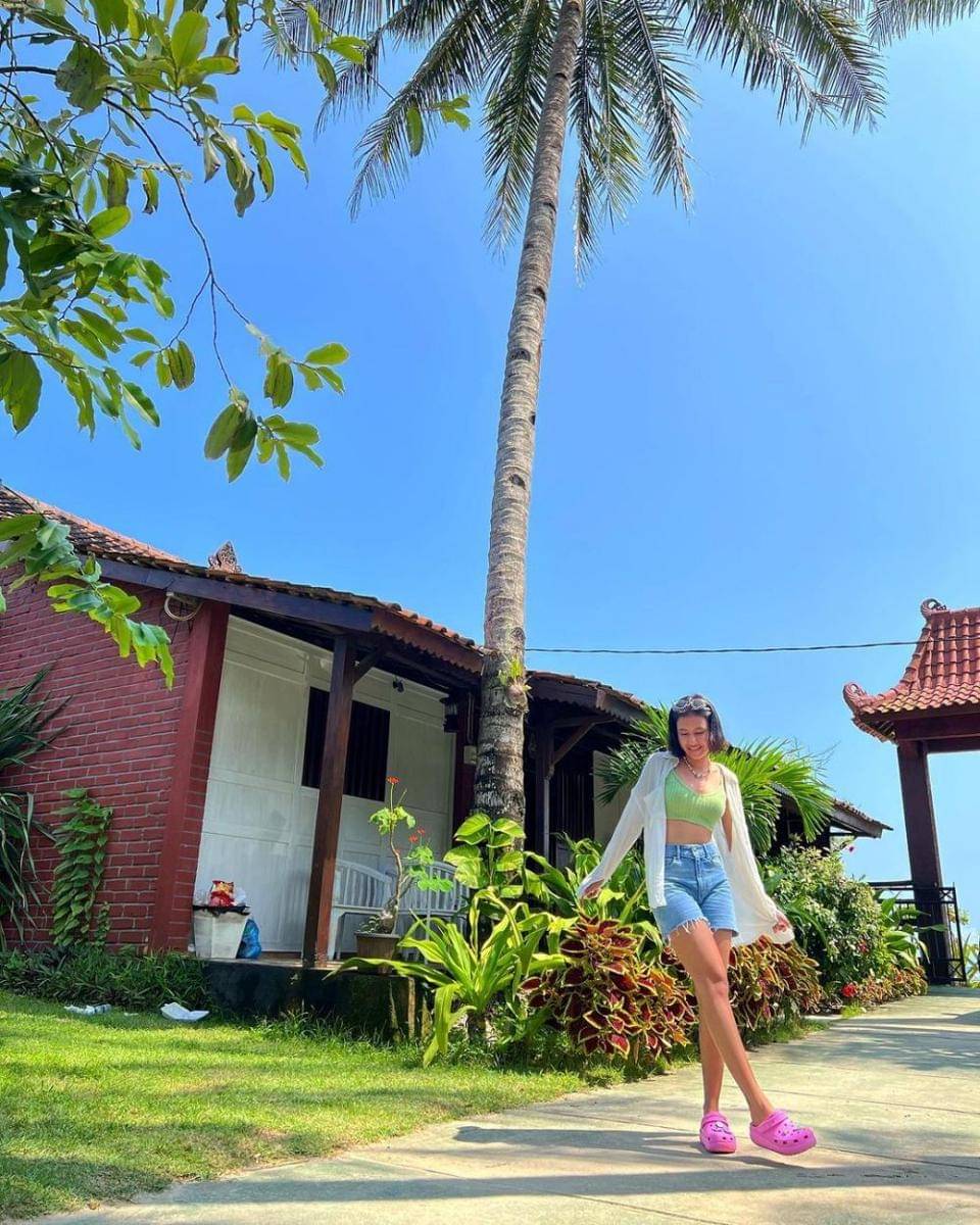 OOTD Shenina Cinnamon (instagram.com/sheninacinnamon)