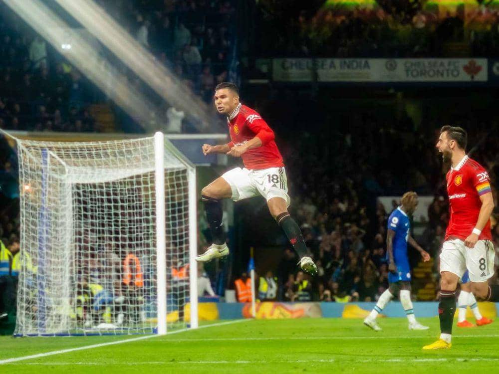 Casemiro cetak gol debut untuk Manchester United di Premier League dalam laga imbang 1-1 mengadapi Chelsea pada 22 Oktober 2022. (manutd.com)
