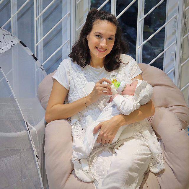 potret Nadine Chandrawinata dan sang anak (instagram.com/nadinelist)