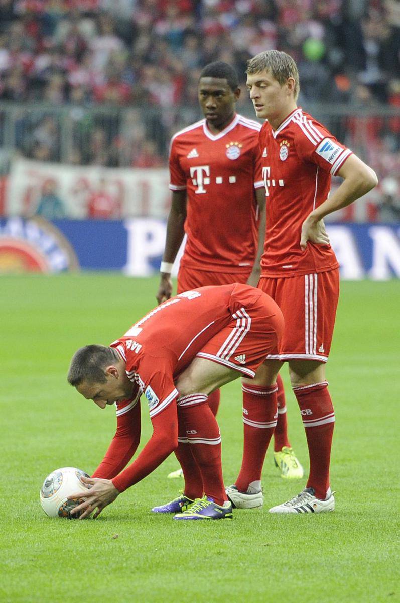 Franck Ribery (memegang bola) bermain bersama Bayern Munich. (twitter.com/FranckRibery)