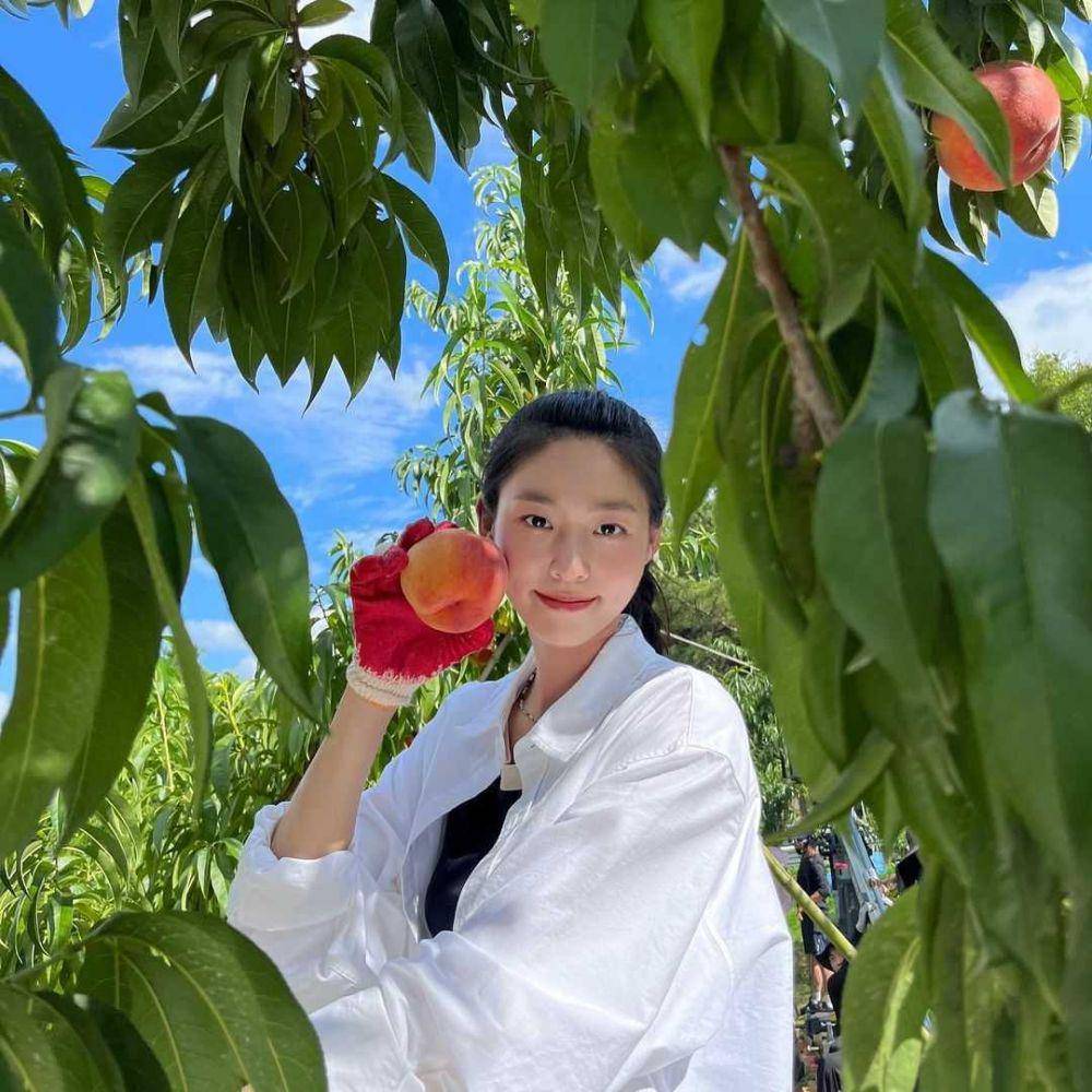 Seolhyun (instagram.com/s2seolhyuns2)