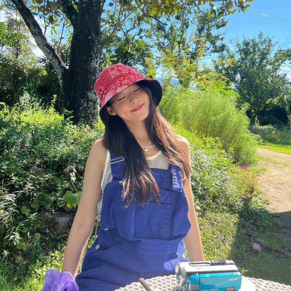 Seolhyun (instragam.com/s2seolhyuns2)
