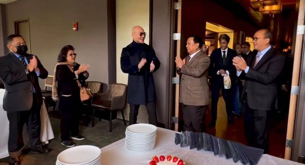 Publik figur, Deddy Corbuzier ikut merayakan ulang tahun Menhan Prabowo Subianto di Washington DC (Dokumentasi Kemenhan)